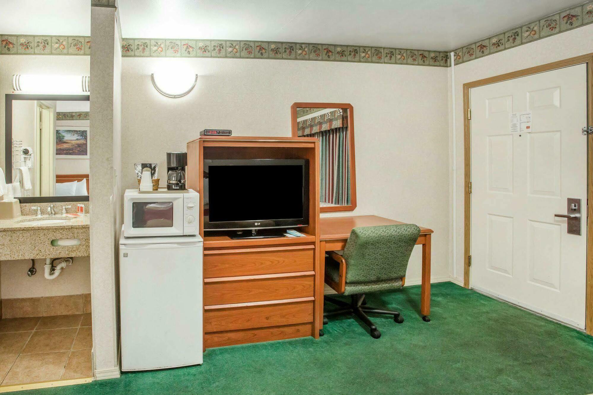 Studio 6 Suites Vancouver Wa Waterfront Εξωτερικό φωτογραφία